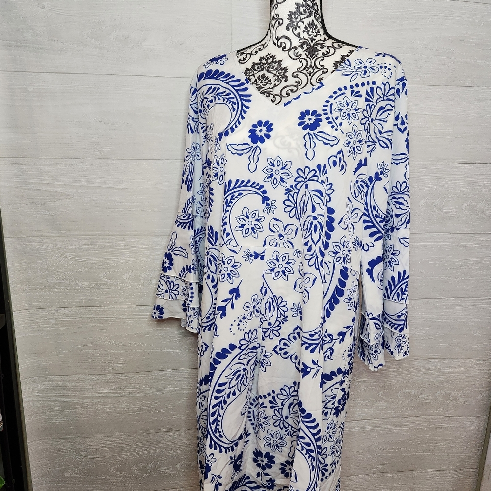 Dress - Picture 9 of 9